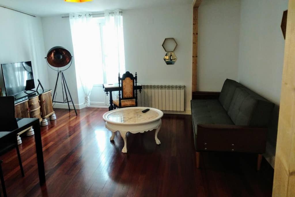Apartamento La Joya Del 32. Centro De Burgos. Wifi